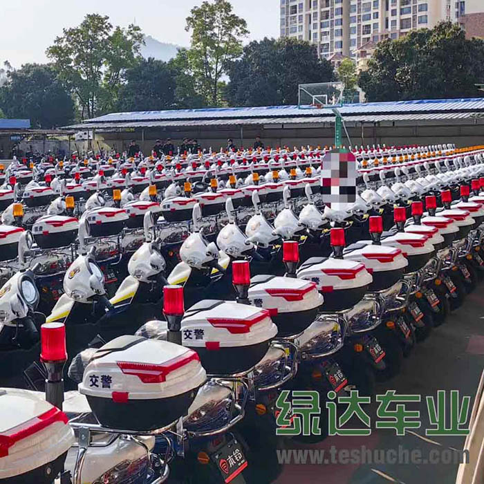 首批200辆警用两轮电动车交付肇庆市公安交警城